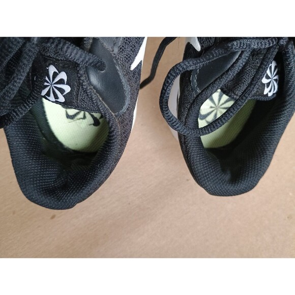 WOMENS SIZE 5 Nike Tanjun Sneakers Tennis Shoes DJ6257-004 Black White Running - Picture 8 of 10